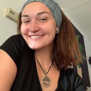 Meet your Posher, Carissa